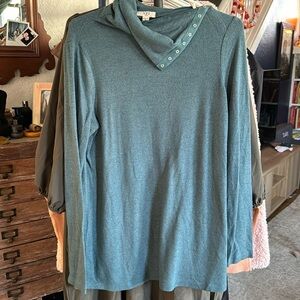 27 - NZT Thin Sweater with Buttons
